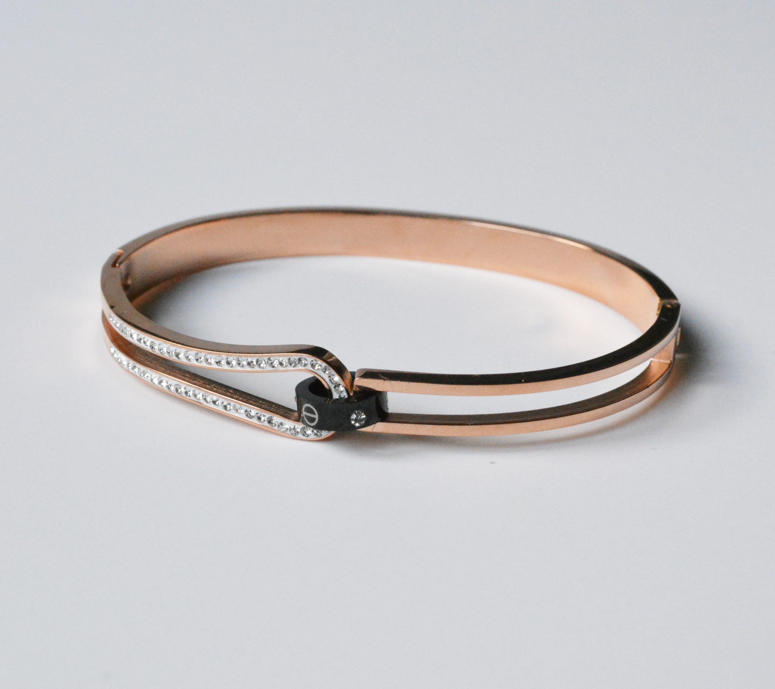 Taşlı Rosegold Çelik Kelepçe 1 Taşlı Rosegold Çelik Kelepçe