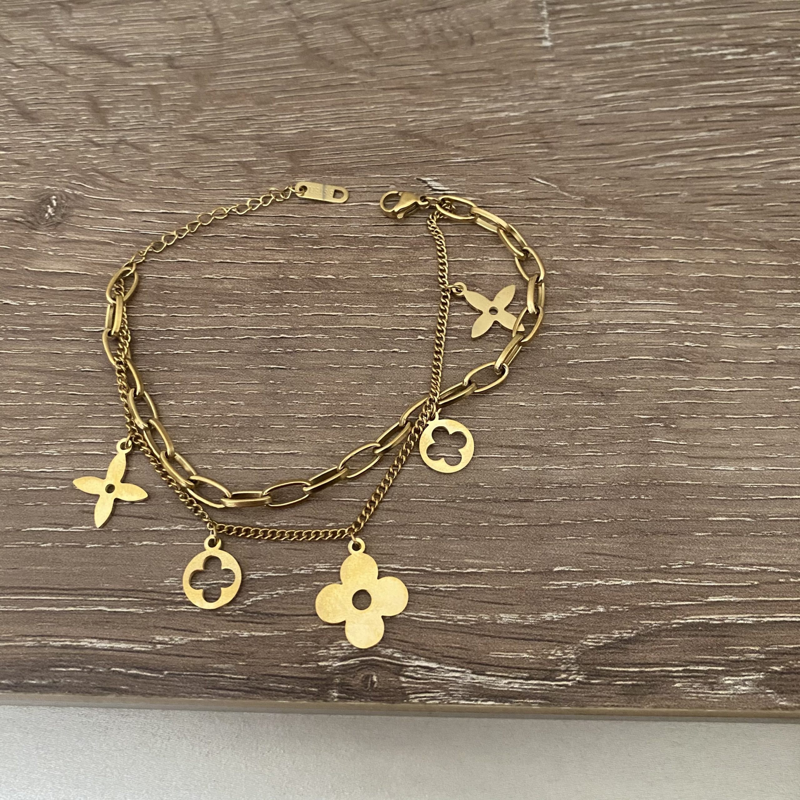 Figürlü İkili Gold Çelik Bileklik 1 Figürlü İkili Gold Çelik Bileklik