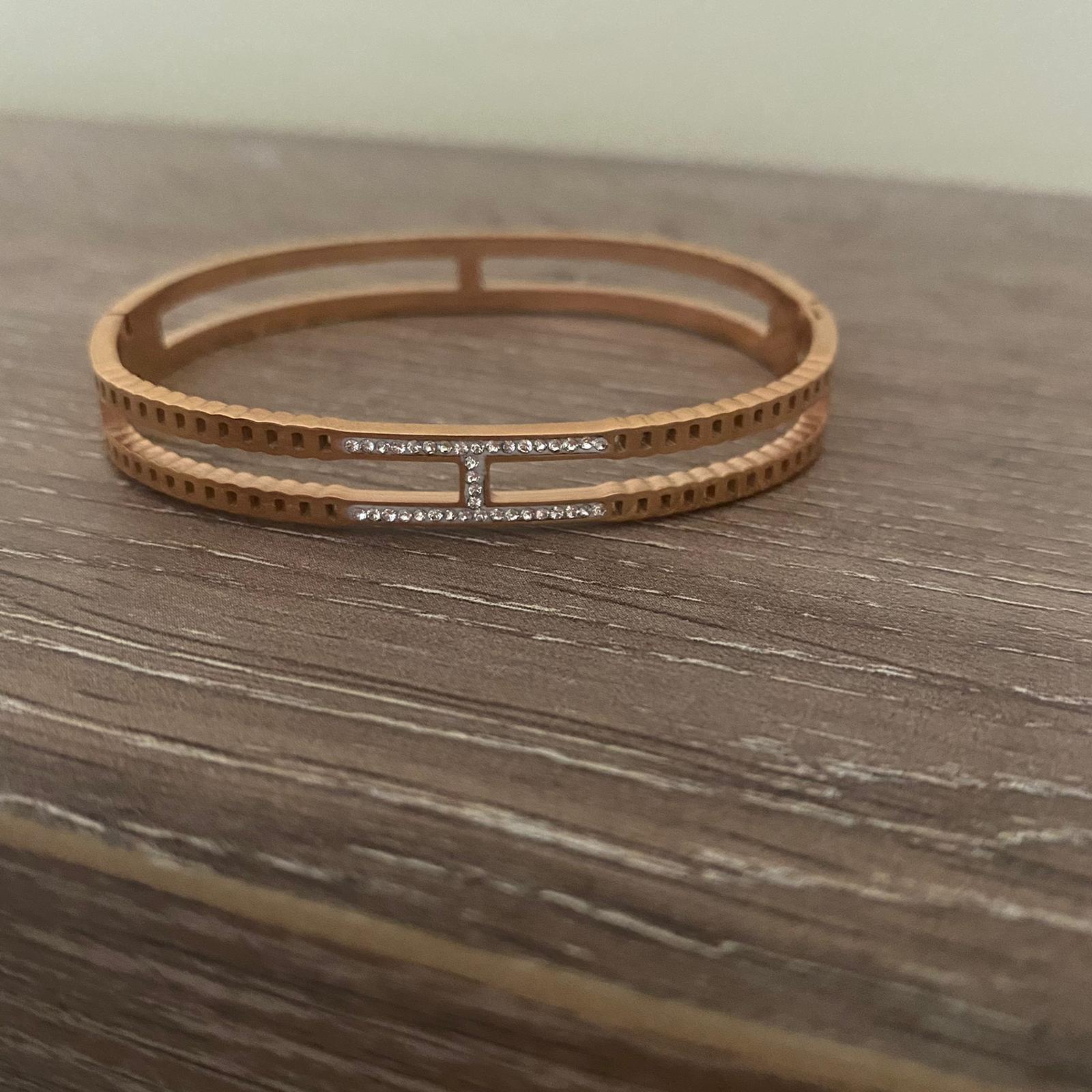 H Design Taşlı Çelik Kelepçe 5 H Design Taşlı Çelik Kelepçe - Görsel 5