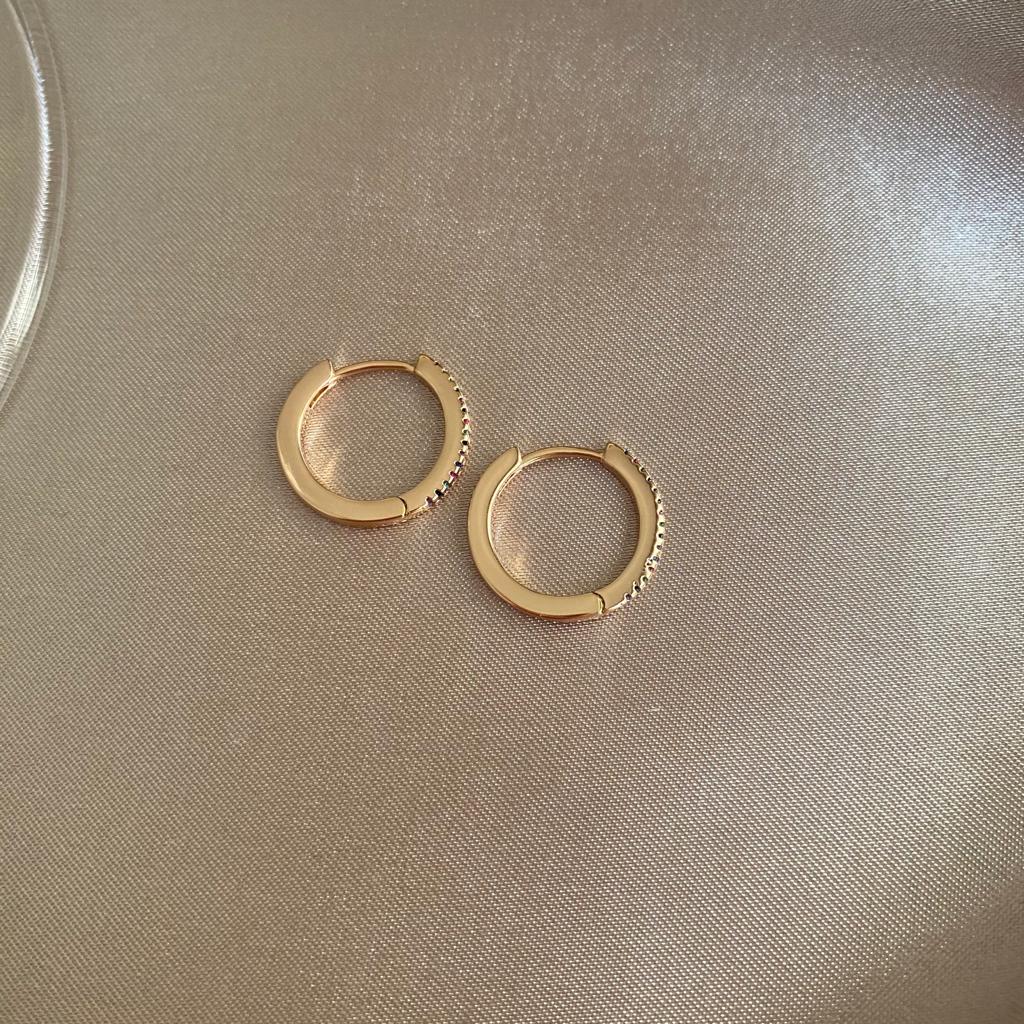 Albury Gold Renkli Taşlı Halka Küpe 2 Albury Gold Renkli Taşlı Halka Küpe - Görsel 2
