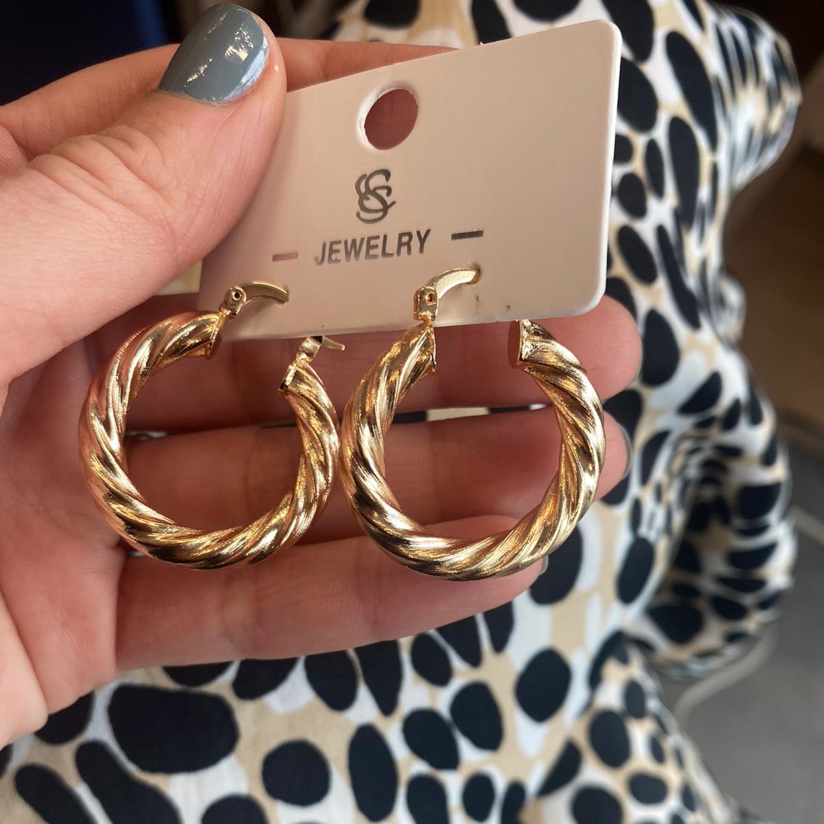 Kalın Gold Burgu Halka Küpe 1 Kalın Gold Burgu Halka Küpe