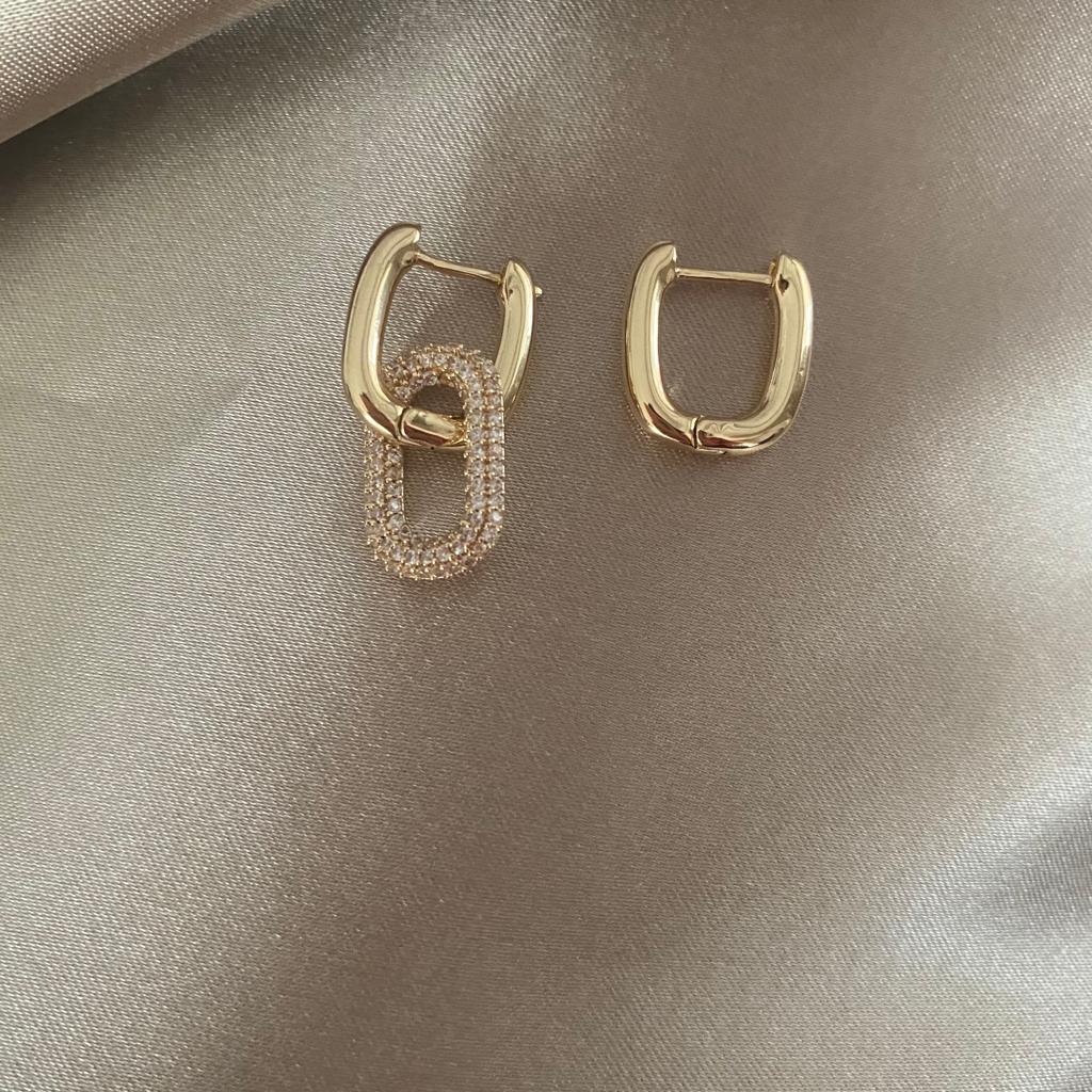 Puli Oval Taşlı Gold Küpe 1 Puli Oval Taşlı Gold Küpe