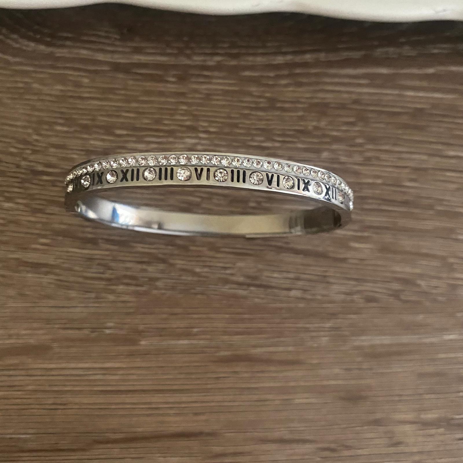Pagman Zircon Taşlı Çelik Gümüş Kelepçe 1 Pagman Zircon Taşlı Çelik Gümüş Kelepçe