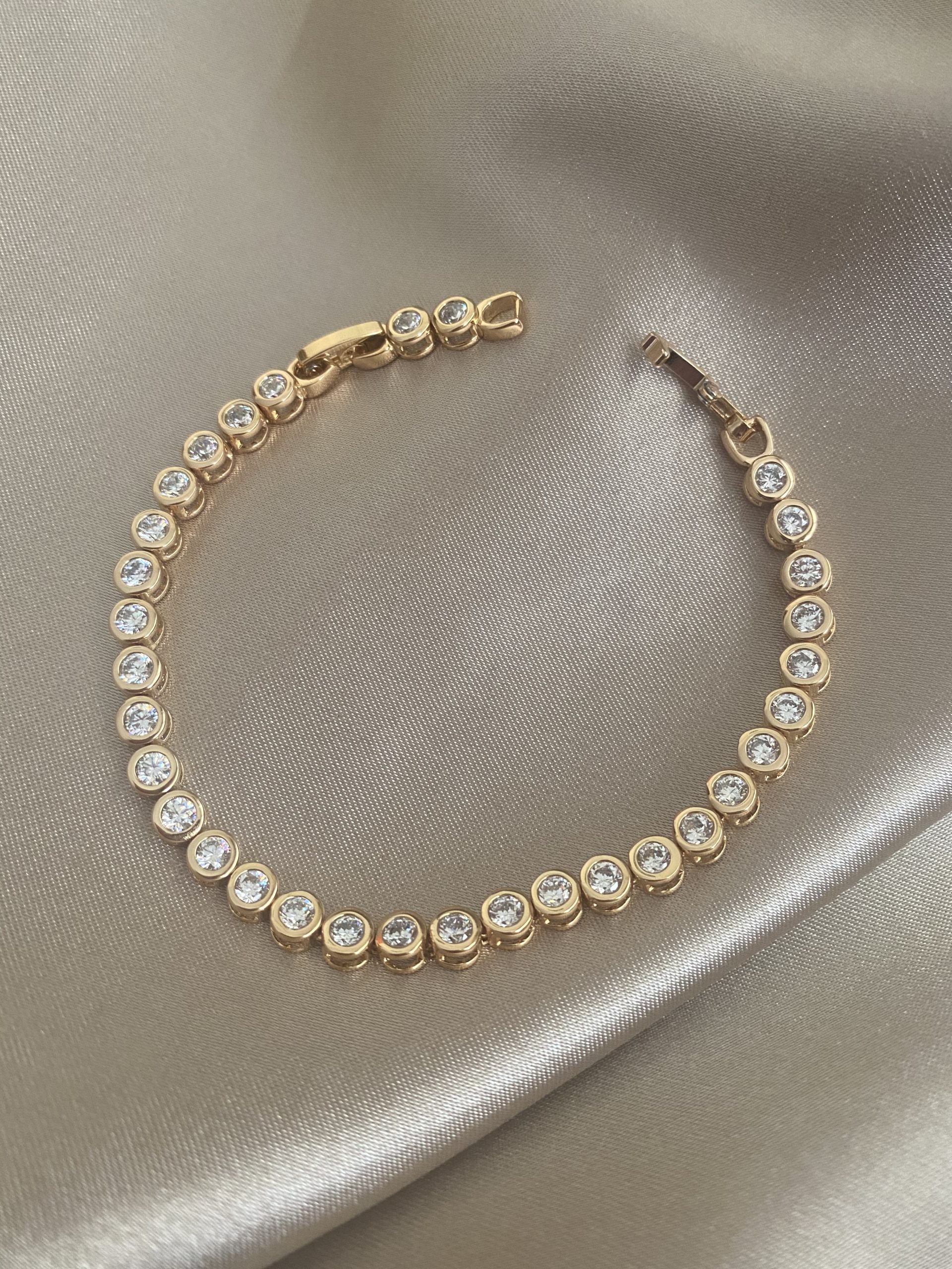 Yuvarlak Kesim Gold Su Yolu Bileklik 1 Yuvarlak Kesim Gold Su Yolu Bileklik