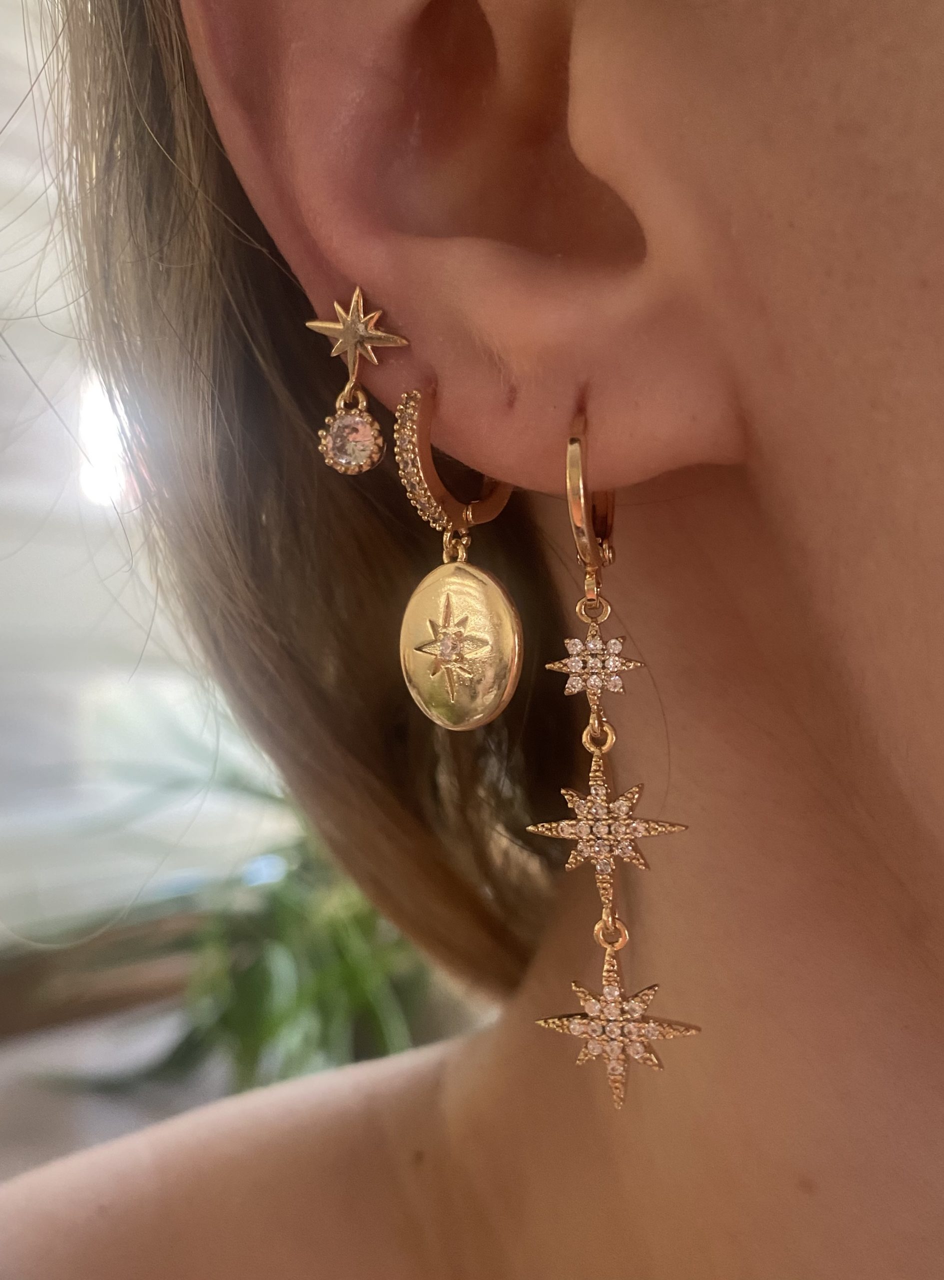 Üçlü Gold Yıldız Set Küpe 1 Üçlü Gold Yıldız Set Küpe