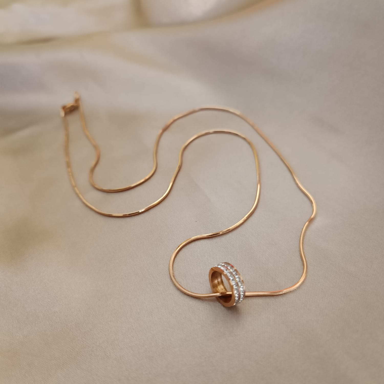 Lady Zarif Rosegold Çelik Kolye 4 Lady Zarif Rosegold Çelik Kolye - Görsel 4