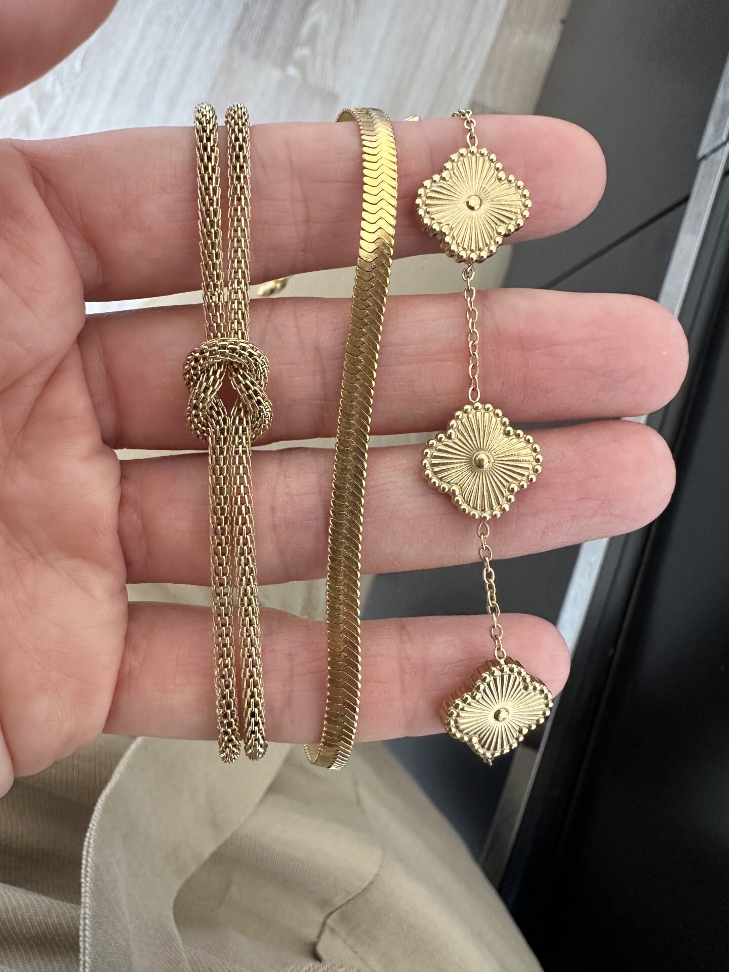 Düğüm Gold Çelik Bileklik- İtalyan Gold Çelik Bileklik - Oneclip Çiçek Çelik Bileklik 3 Düğüm Gold Çelik Bileklik- İtalyan Gold Çelik Bileklik - Oneclip Çiçek Çelik Bileklik - Görsel 3